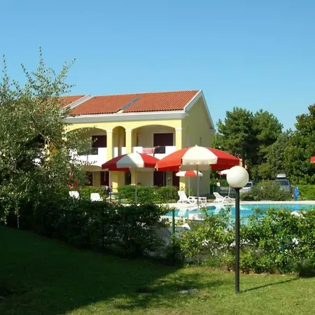 Olive Orchard Gardened With Shared Pool Appartement *