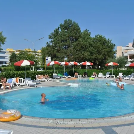 Olive Orchard Gardened With Shared Pool *